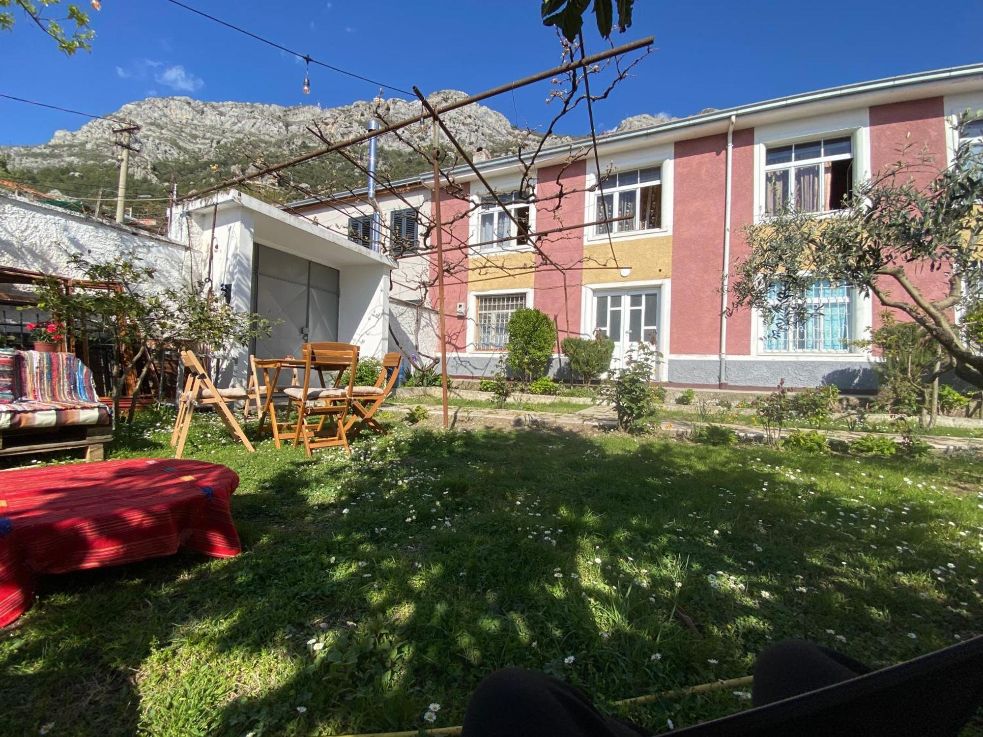 Vila Llulla Kruje Exterior photo